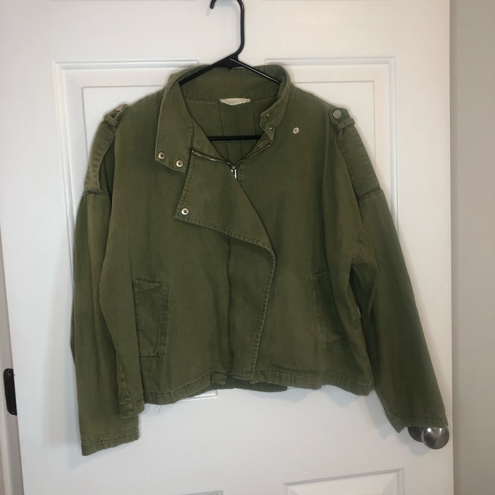 Green bomber jacket size L